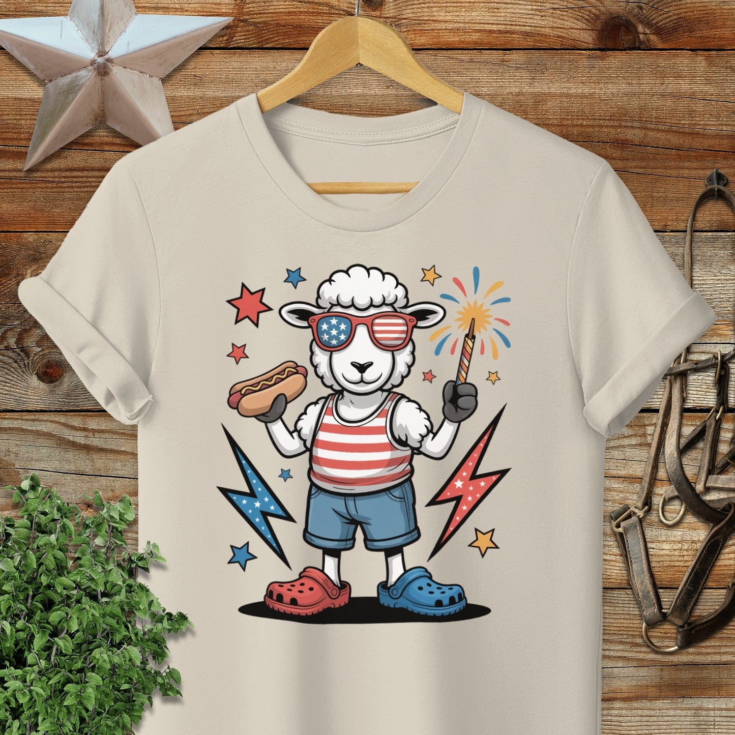 Physical Item S / Sand Festive 4th Sheep T-shirt