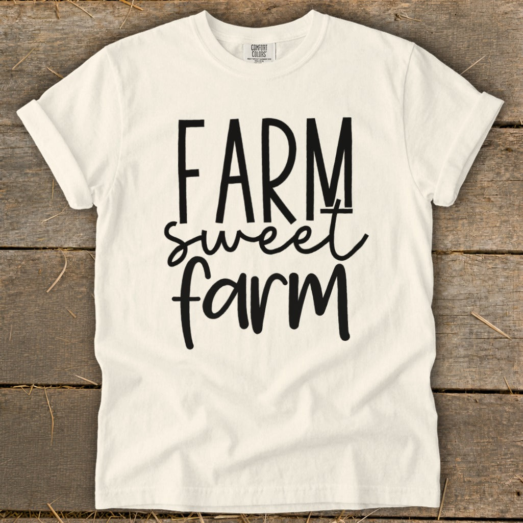 Cream t-shirt with black text "FARM sweet farm"