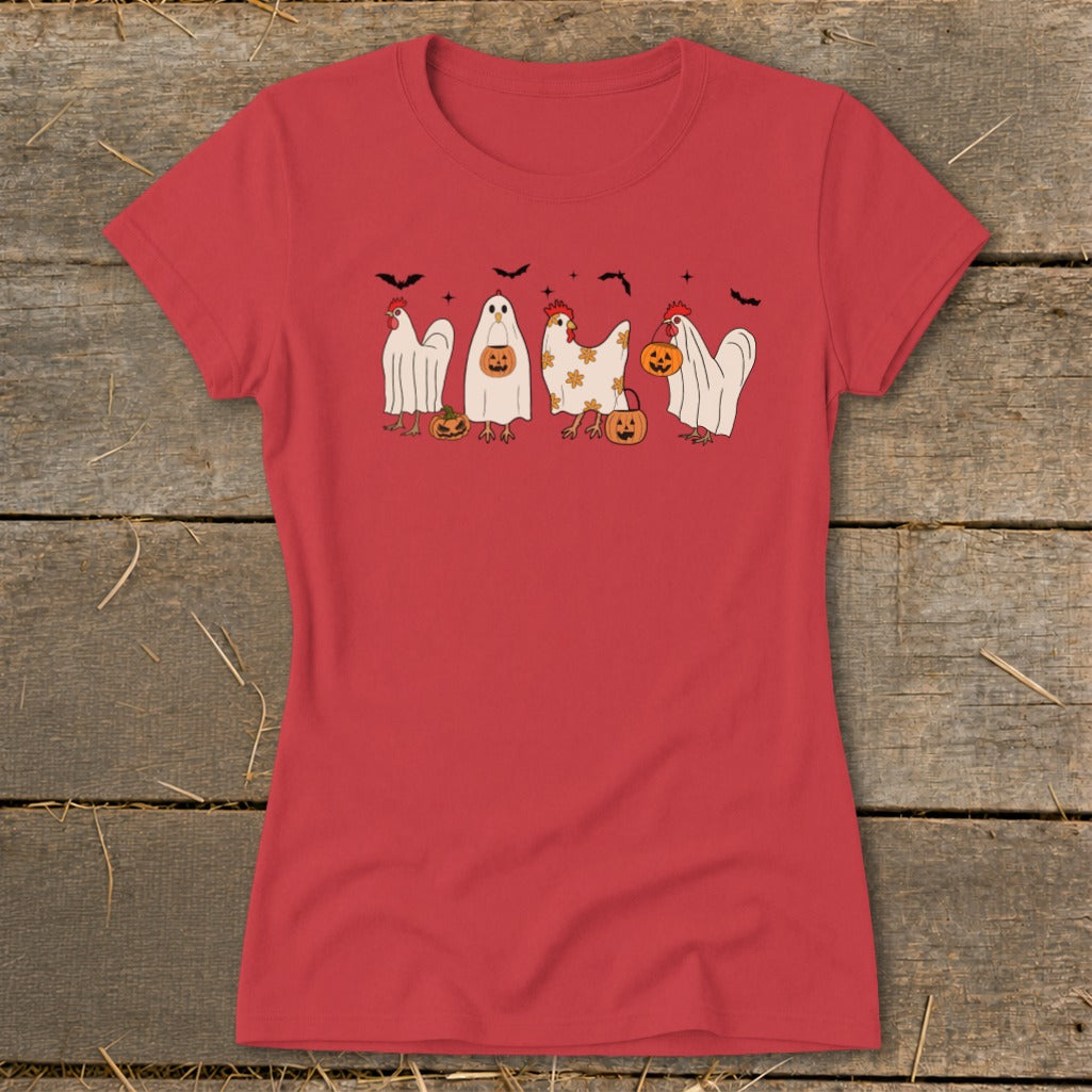 Red t-shirt with chickens dressed as ghosts and pumpkins for Halloween.