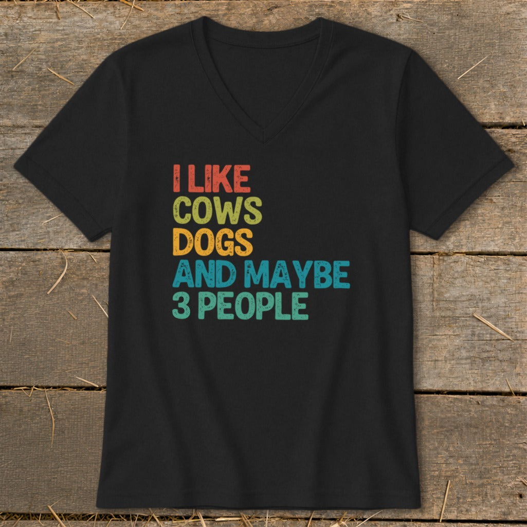 Black t-shirt with text "I like cows, dogs, and maybe 3 people."